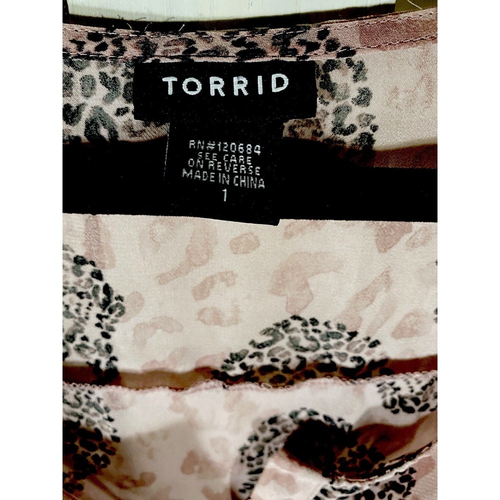 Torrid Blouse Sz 1 Pink Leopard Sugar Skull Print Sheer Button Front Pastel Goth - Picture 7 of 10